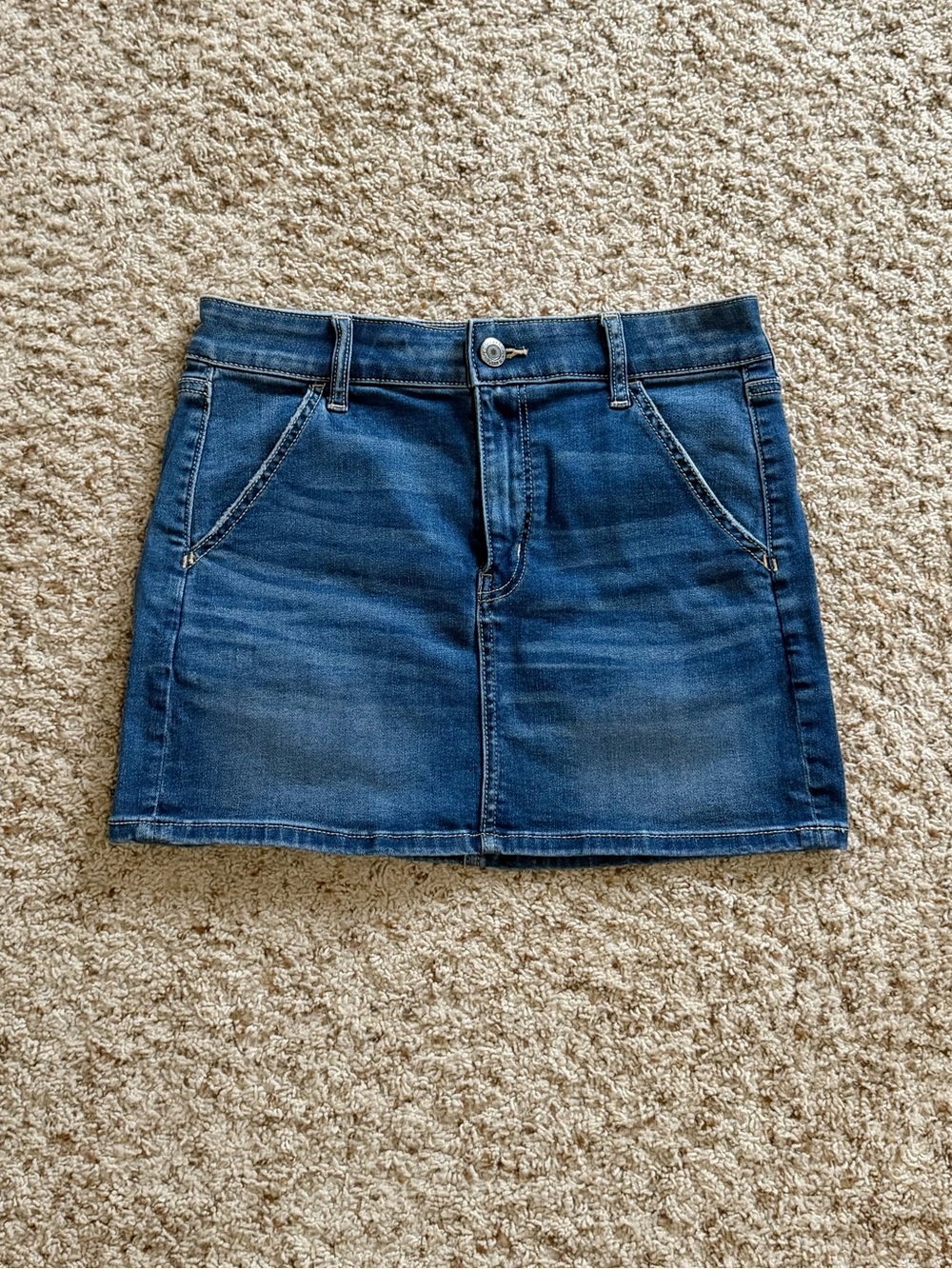 American Eagle Women’s Next-Level Stretch Hi-Rise Denim Mini Skirt. Size 6. NWOT